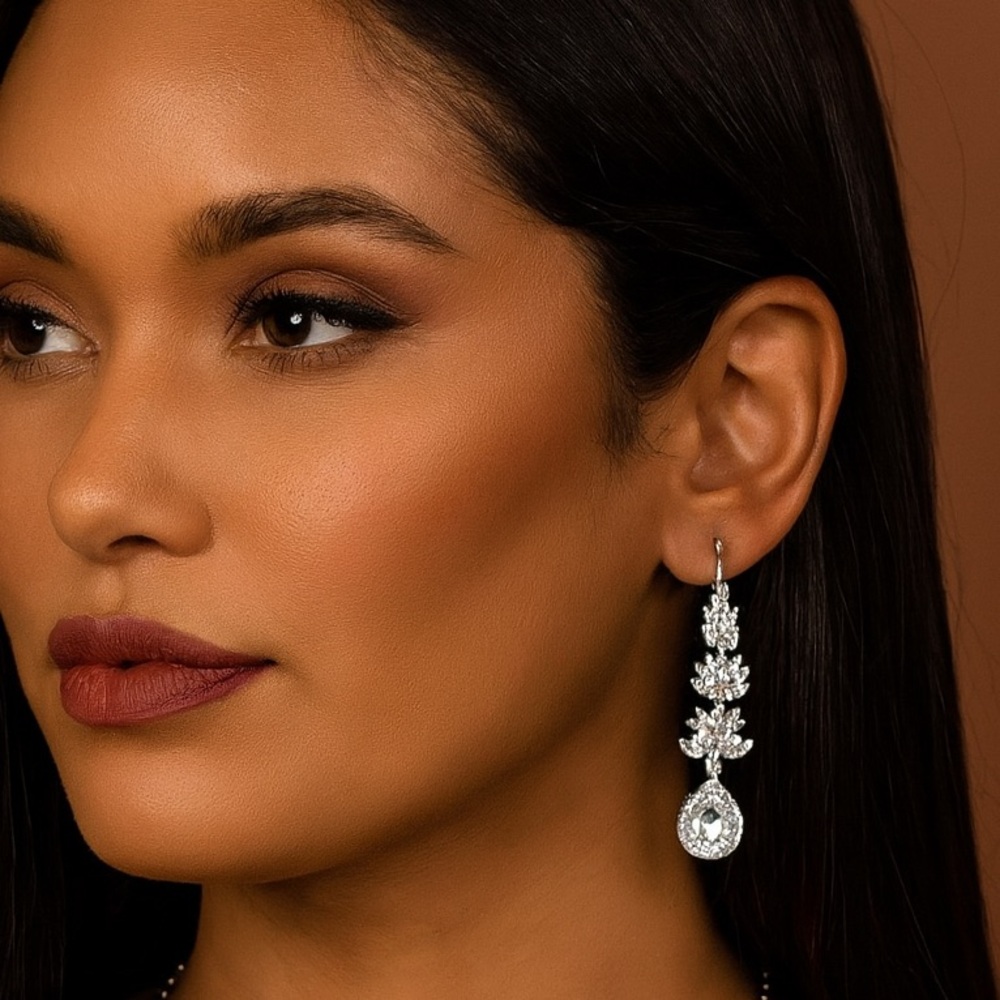 Silver Crystal Drop Earrings with Teardrop Design – Elegant Statement Jewelry